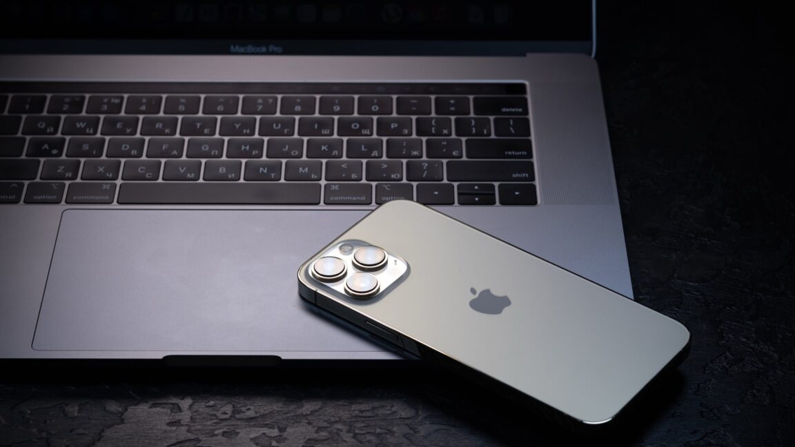 FBI stymied by Apple’s Lockdown Mode after seizing journalist’s iPhone